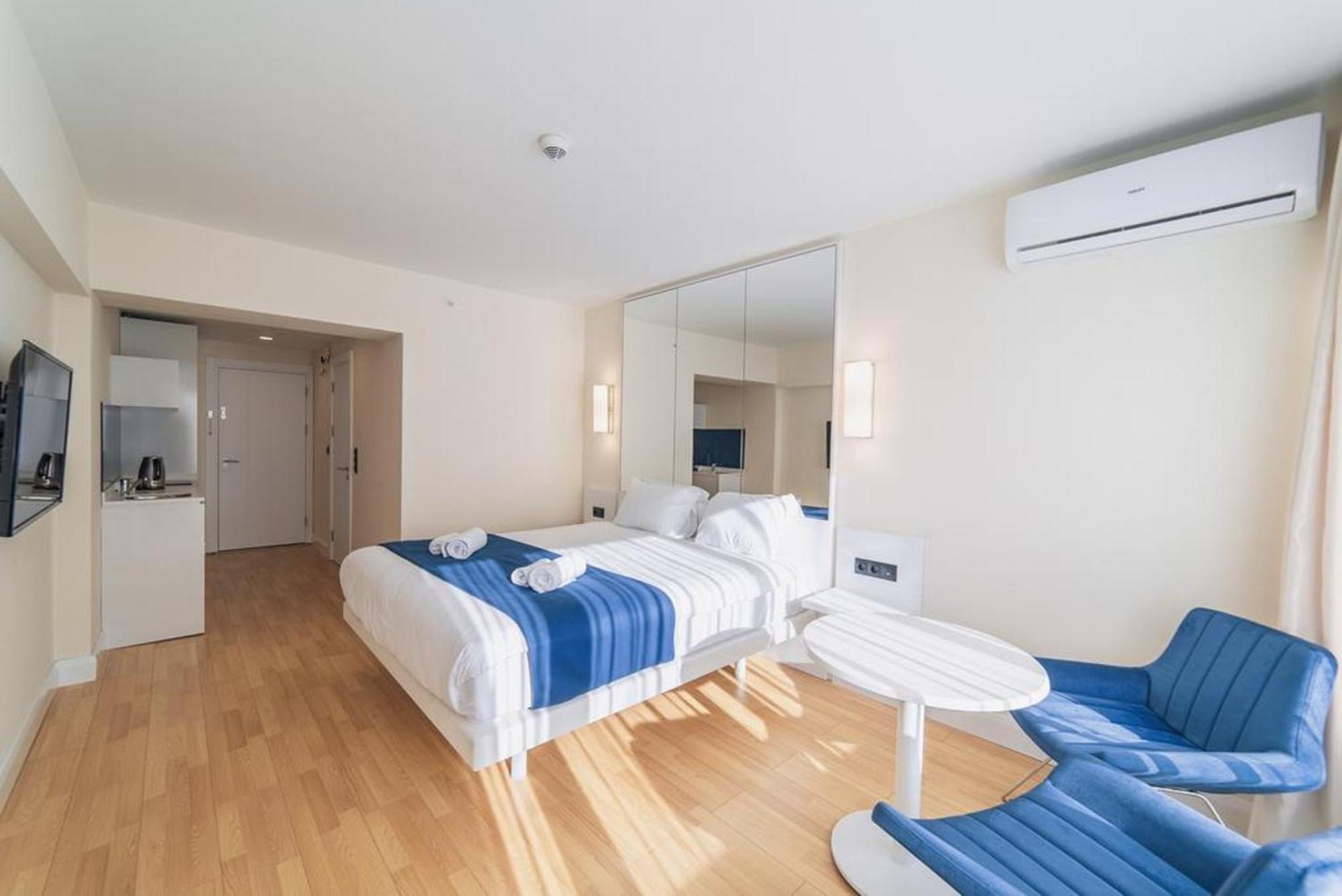 Orbi City Twin Towers Apartment Batumi Exterior foto